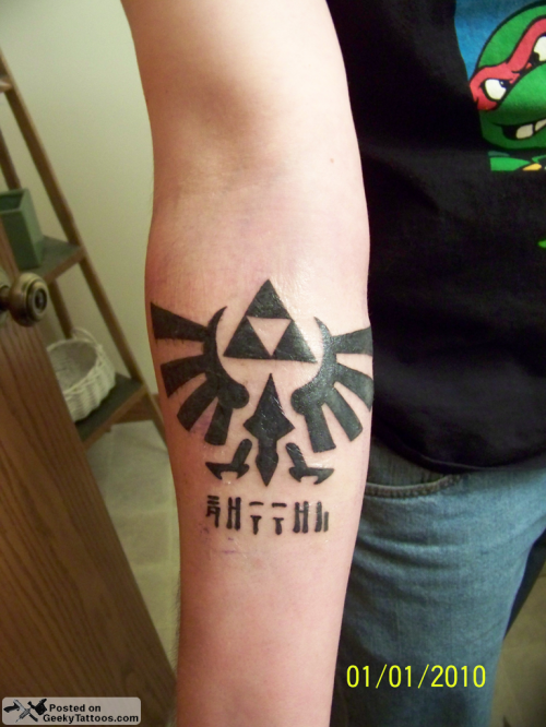 Triforce Tuesday… with a side of Mario. Por Geeky Tattoos 2 days atrás 