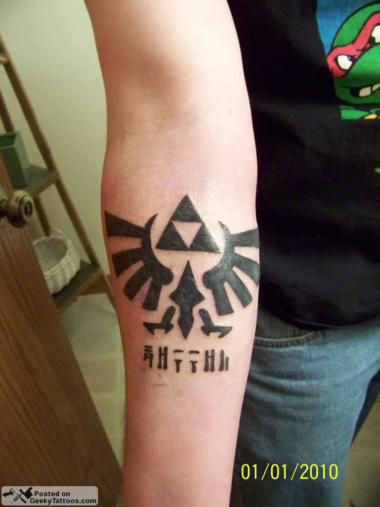 22FTriforcetattoo201101