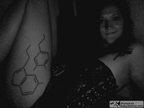 The owner of the geeky chemistry tattoo Chelsey explains